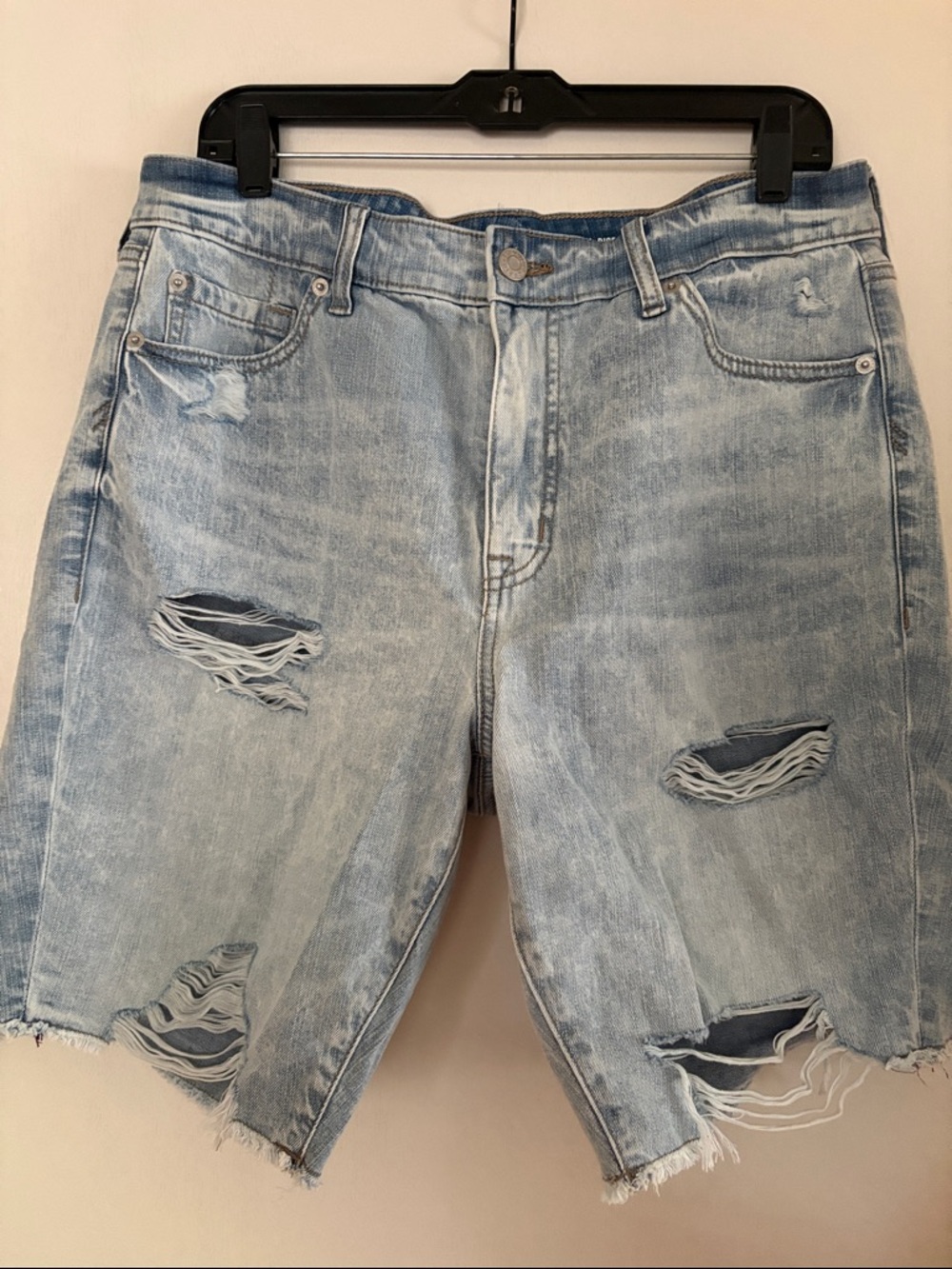 torrid Light Wash Distressed Women’s Denim Jean Shorts